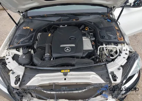 2016 Mercedes-Benz C 300 z USA, uszkodzony, nr VIN 55SWF4JB7GU163366